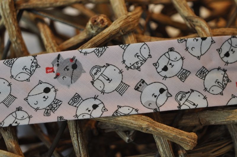 Schrägband Piratenkatze gefalzt 18 mm hellrosa