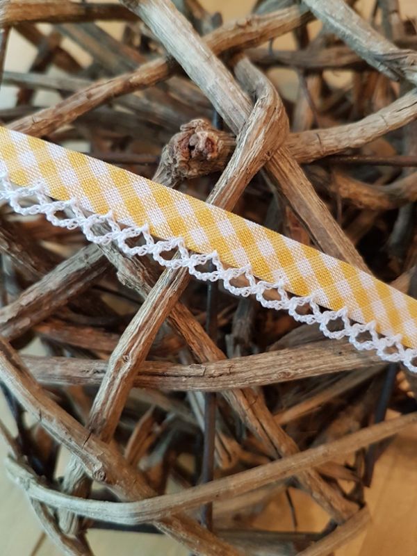 Schrägband vichy karo mit Häkelborte gelb