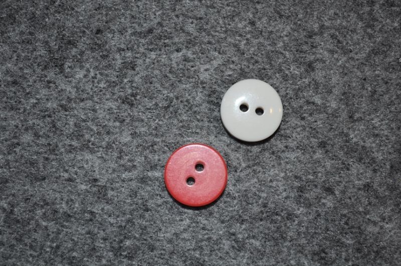 Knopf 12,5mm 2-Loch Double face rot/weiß