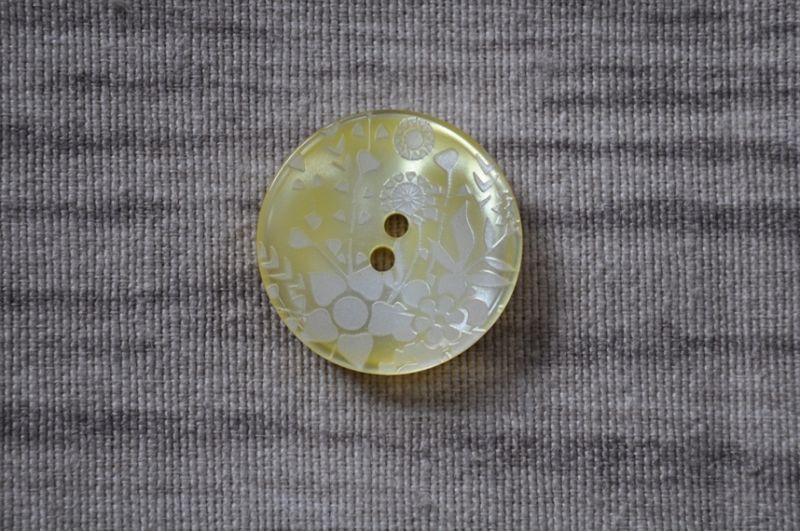 Knopf White Flower gelb