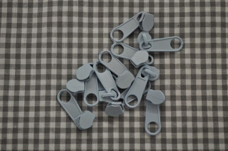 Schieber/Zipper 3 mm Reißverschluss hellblau