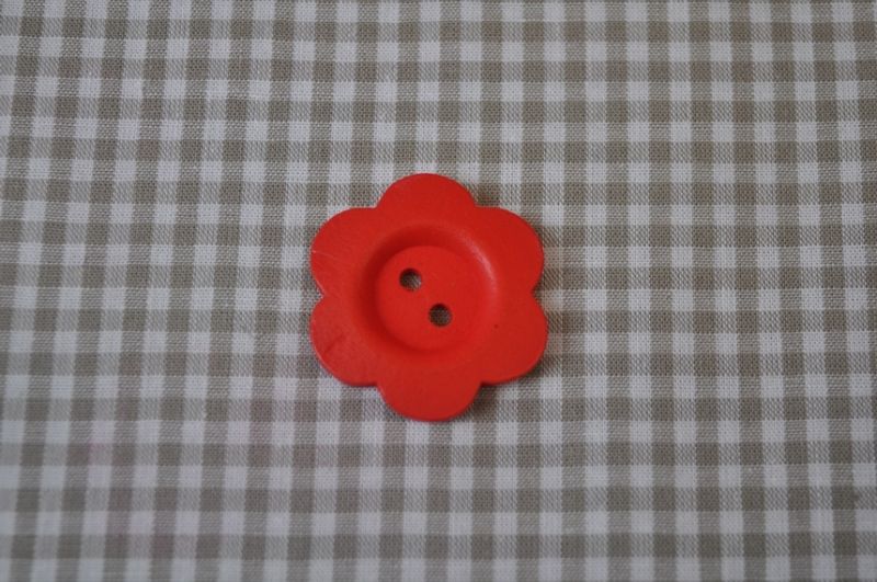 Knopf 30mm Holz Blume Rot