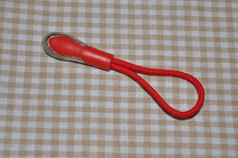 RV Zipperschlaufe mit metallrand rot