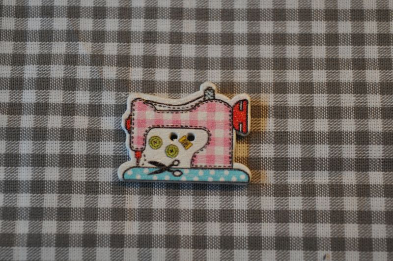 Knopf Nähmaschine Holz Karo Rosa