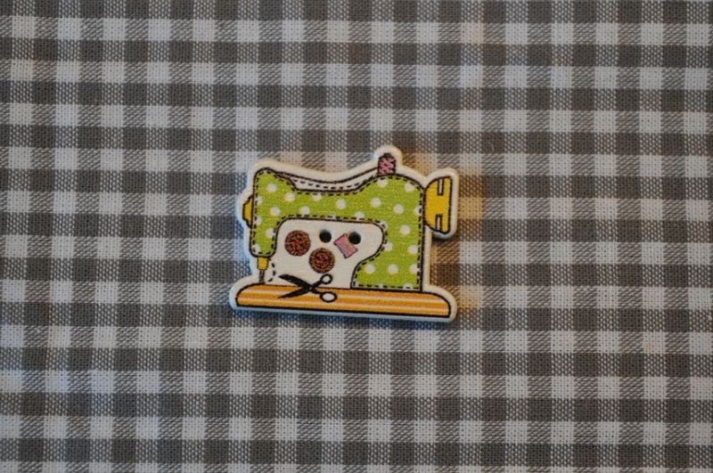 Knopf Nähmaschine Holz Punkte grün