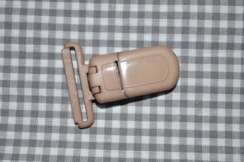 Clip für Schnullerkette Speichelfest hellbraun