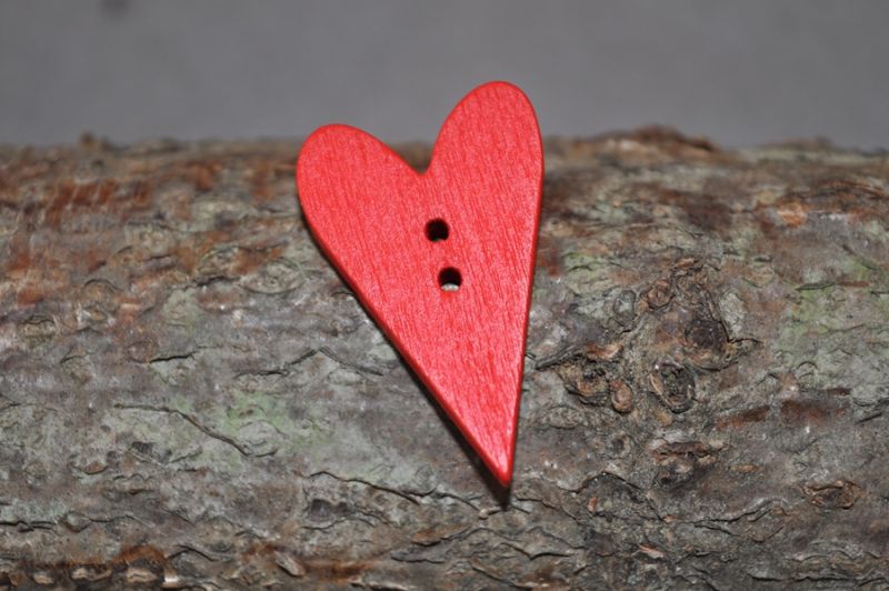 Holzknopf Herz groß rot 2