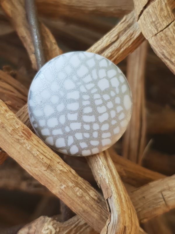Knopf 20mm Öse Polyester Muster weiß/silber