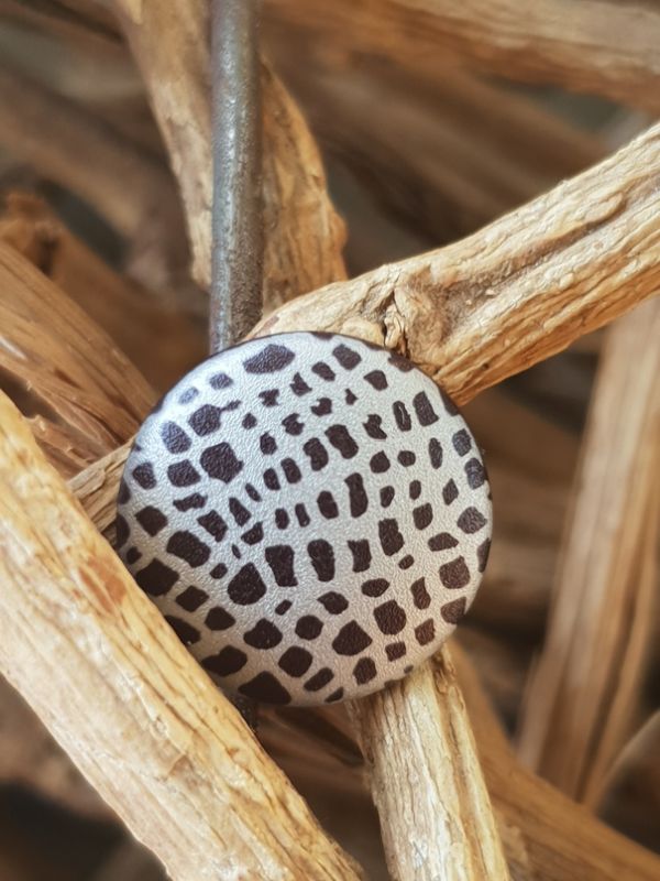 Knopf 15mm Öse Polyester Muster schwarz/silber