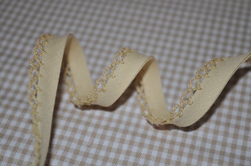 Schrägband uni mit Häkelborte beige