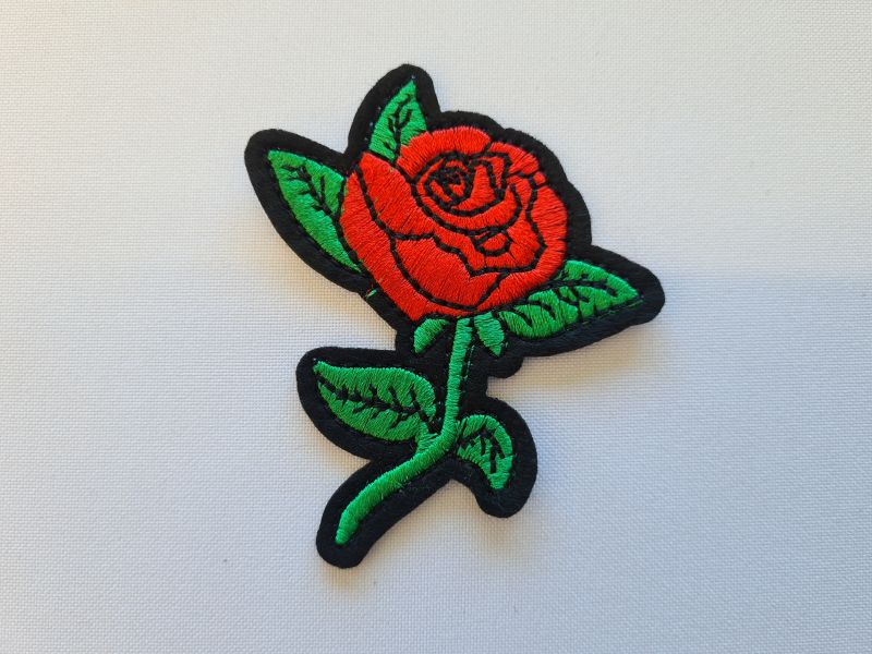 Applikation/Bügelbild Rose mit schwarzem Rand