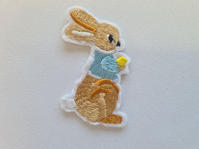 Applikation/Bügelbild Hase mit Jacke