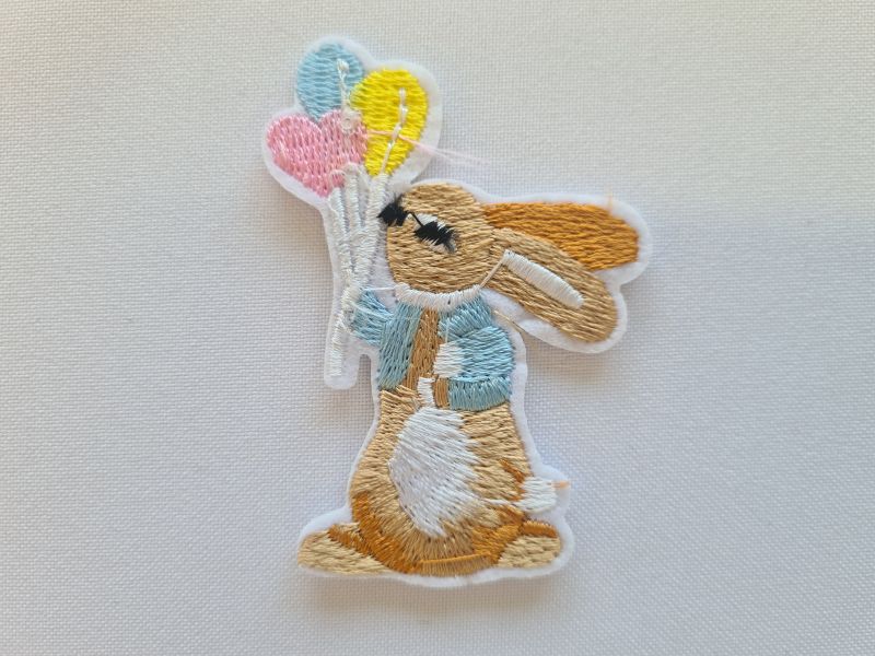 Applikation/Bügelbild Hase mit Balons