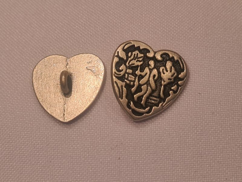 Knopf 18mm Öse Metall Herzform Person Silber Matt