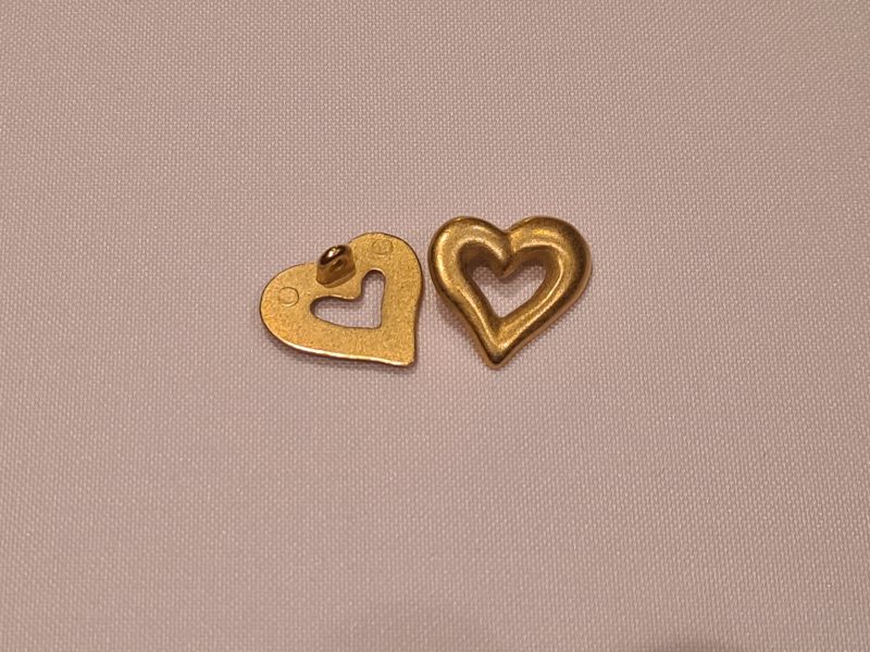 Knopf 18mm Öse Metall Herzform mit ausschnitt Gold