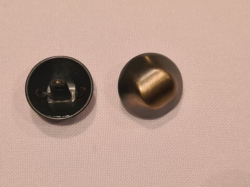 Knopf 18mm Öse Tracht Kuppel Hematit