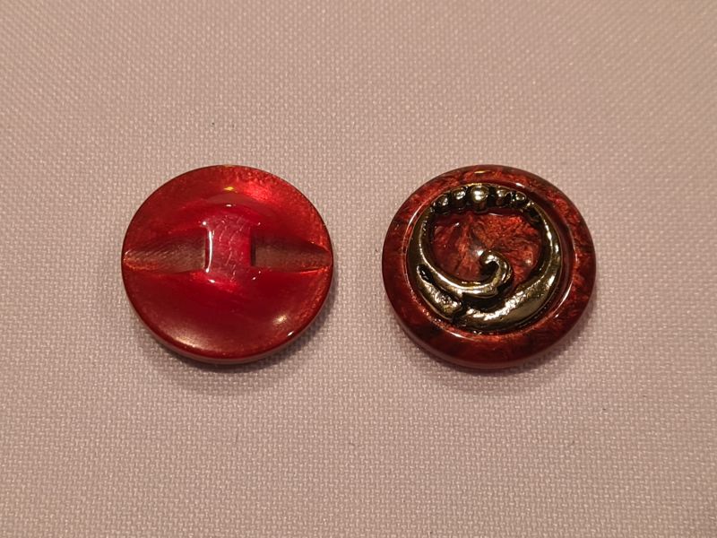 Knopf 20mm Öse Hornoptik mit Metallkranz rot