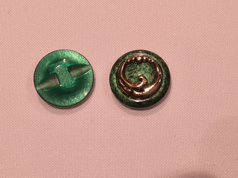 Knopf 20mm Öse Hornoptik mit Metallkranz grün