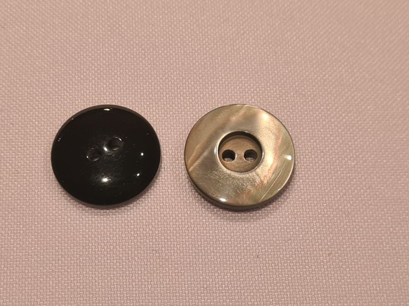 Knopf 18mm 2-Loch Perlmutt Imitat grün