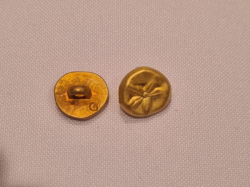 Knopf 10mm Öse Metall Nugget mit Blume gold