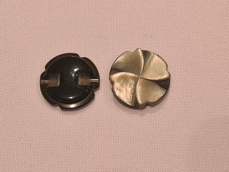 Knopf 18mm Öse Kunststoff Perlmuttoptik Windmühle Grün
