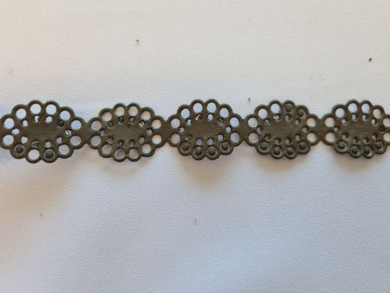 Kunstlederband 20mm mit ausstanzungen