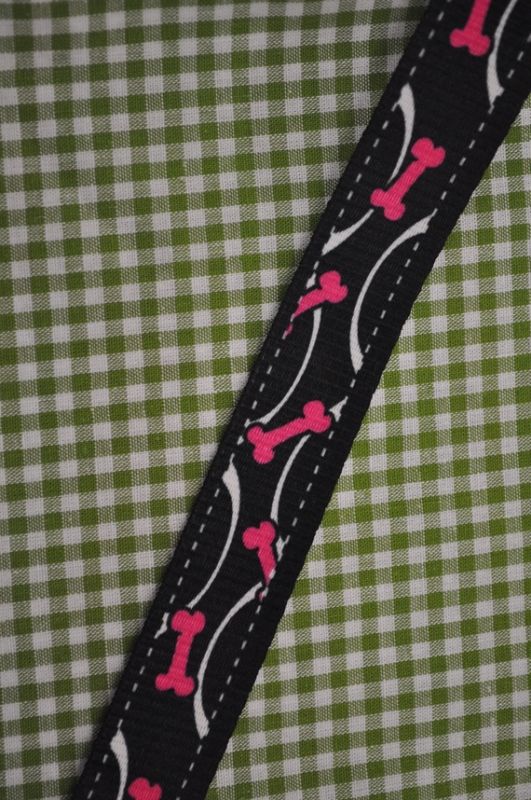Gurtband 20 mm Knochen dunkelblau/pink