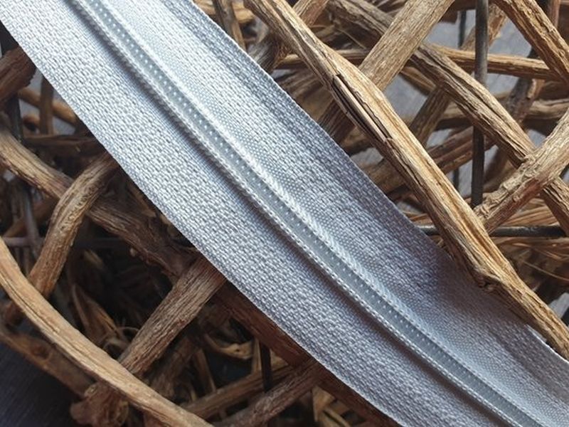 [50714.314] Endlosreißverschluss 5 mm seidengrau