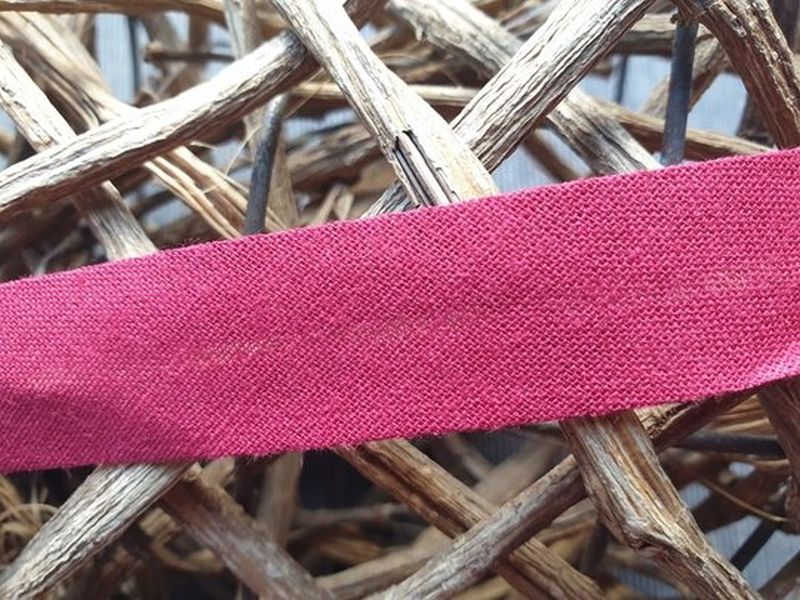 [260212.300641] Schrägband gefalzt 20 mm rubinrot