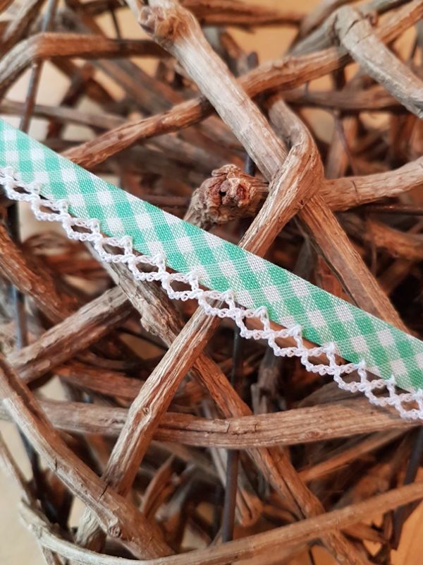 Schrägband vichy karo mit Häkelborte mint
