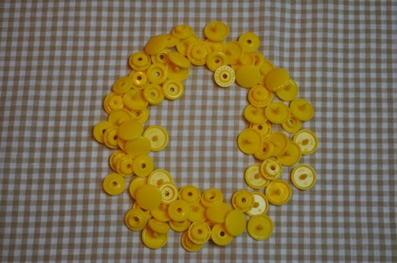 30 Baby Snaps T5 Farbe B10 Dark Yellow