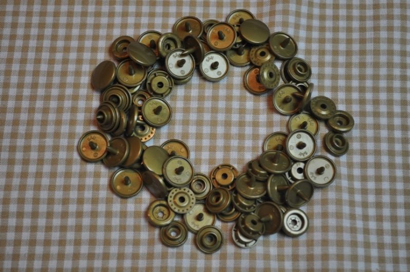 30 Baby Snaps T5 Farbe B11 Gold