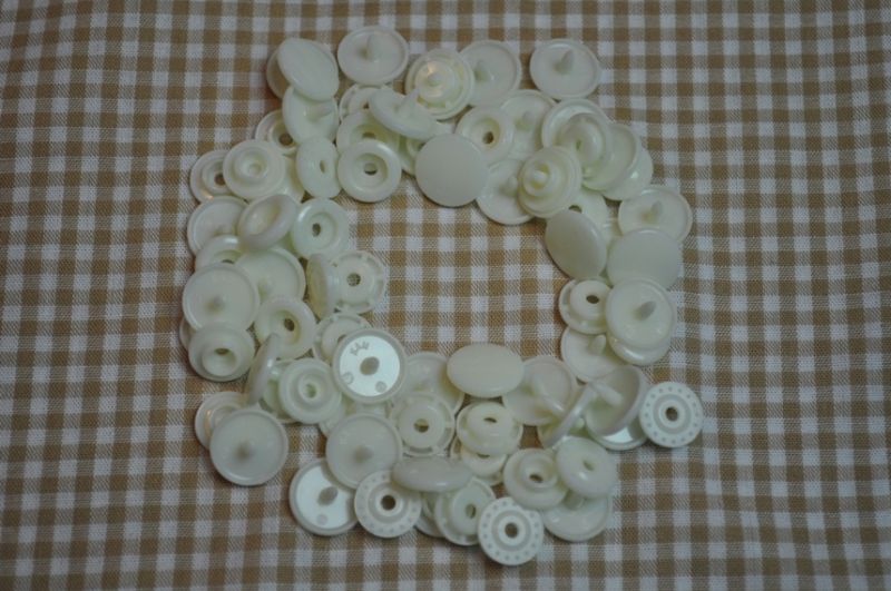 30 Baby Snaps T5 Farbe B22 Ivory