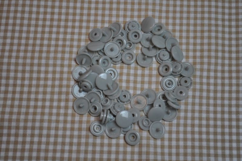 30 Baby Snaps T5 Farbe B24 Light grey