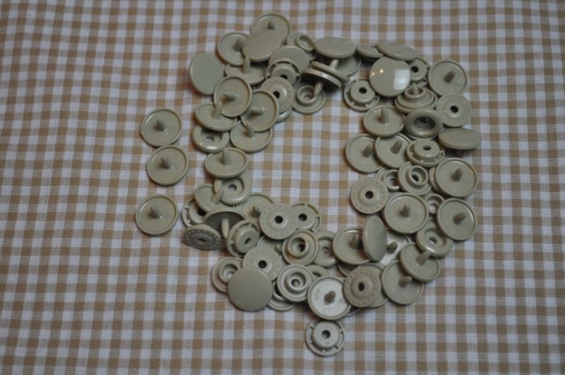 30 Baby Snaps T5 Farbe B25 Tan (hellbraun)