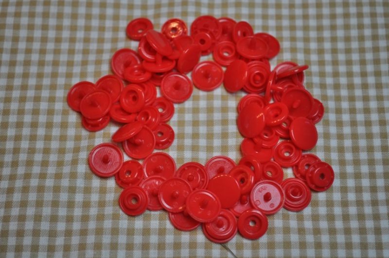 30 Baby Snaps T5 Farbe B38 Deep Red