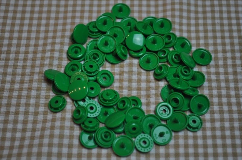 30 Baby Snaps T5 Farbe B51 Kelly green