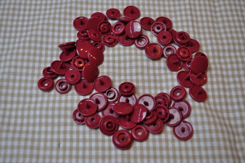 30 Baby Snaps T5 Farbe B74 rubinrot