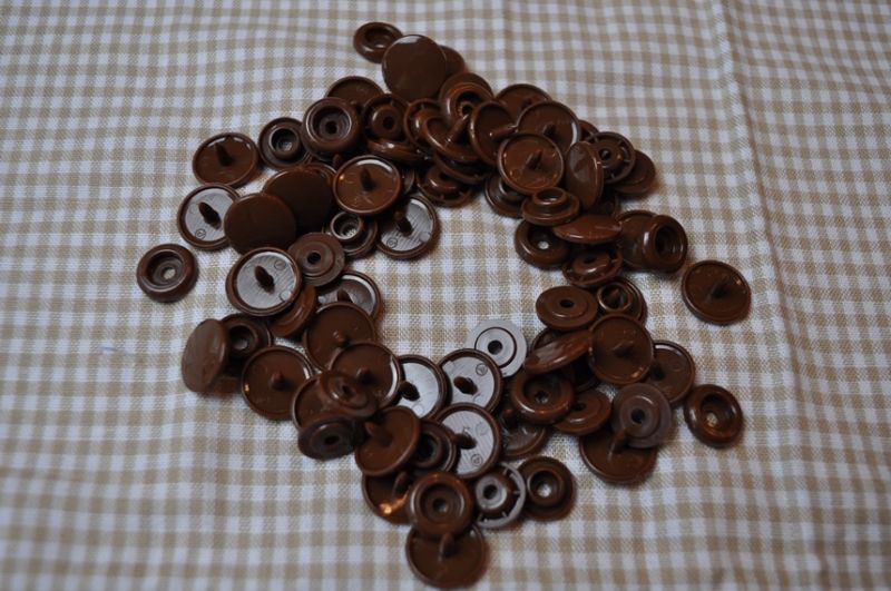 30 Baby Snaps T5 Farbe B84 nussbraun