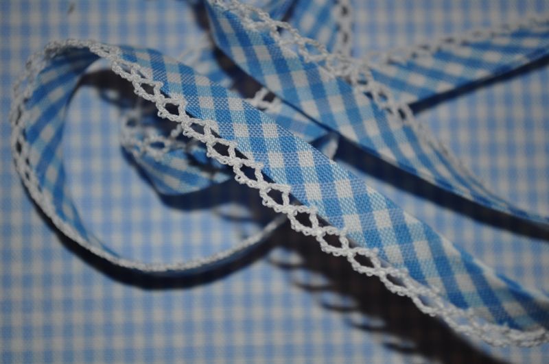 Schrägband vichy karo mit Häkelborte hellblau