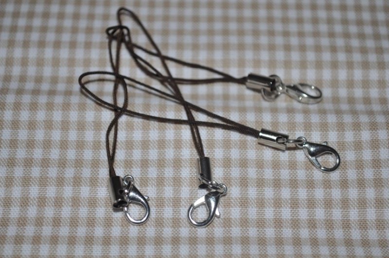 Handyanhänger mit Karabinerhaken dunkelbraun