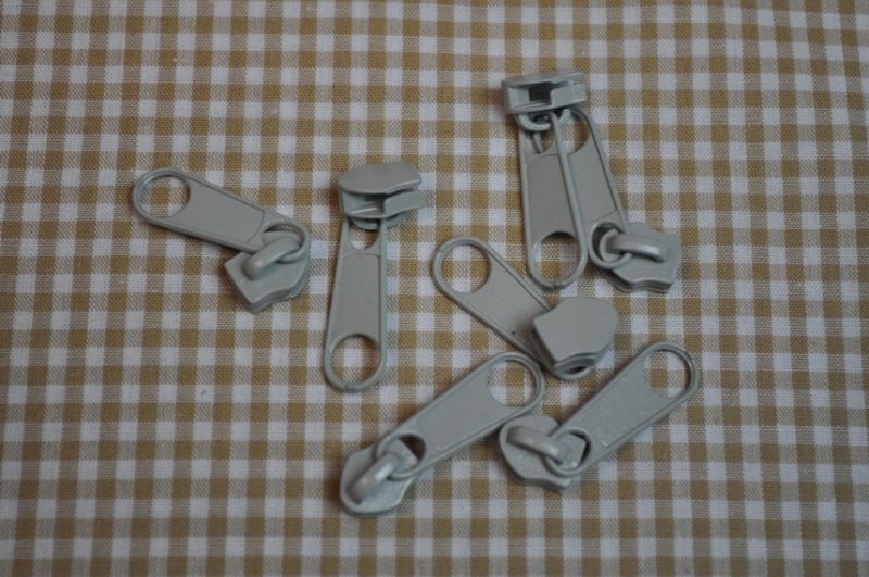 Schieber/Zipper 5 mm Reißverschluss Hellgrau