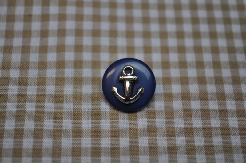 Knopf marine Blau