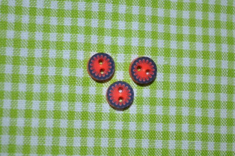 Knopf Tante Ema Blümchen mini Rot