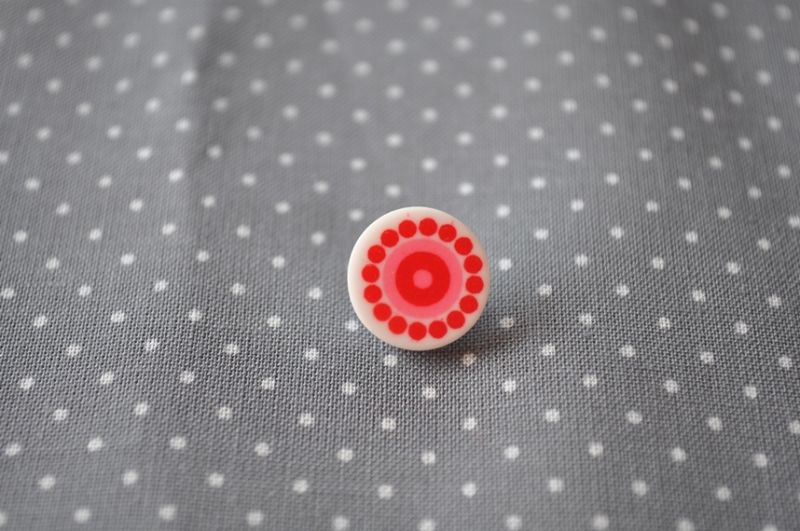 Knopf Tante Ema Blumen klein rot