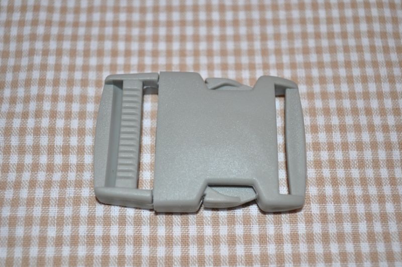 Steckschnalle 25 mm hellgrau