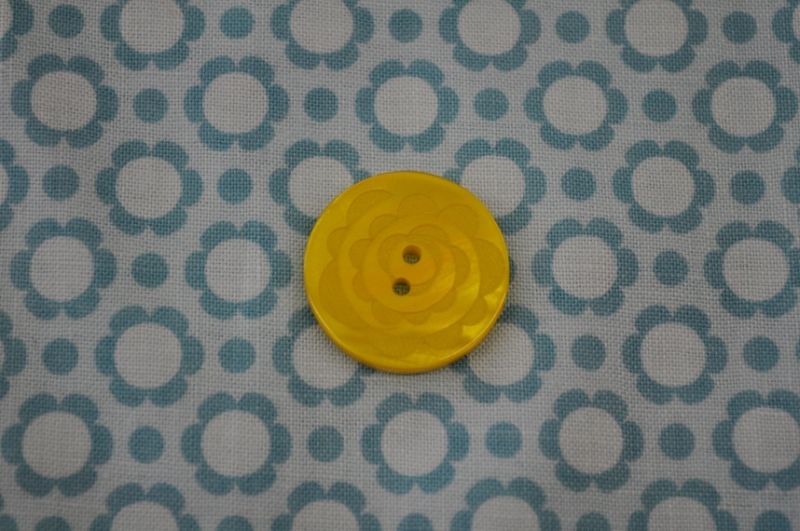 Knopf Blumenkreis groß gelb