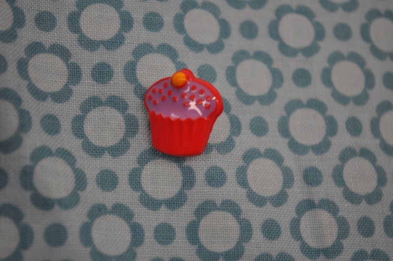 Knopf Cupcake Rot/flieder