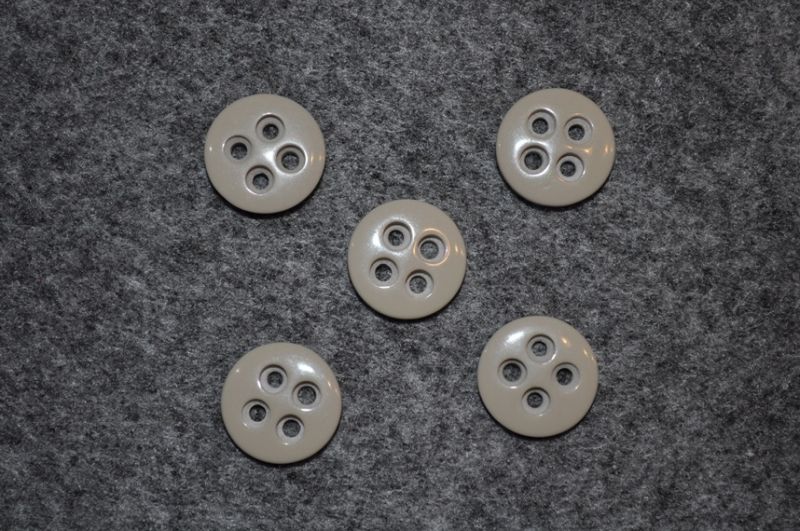 Knopf 15mm Beige 4-Loch