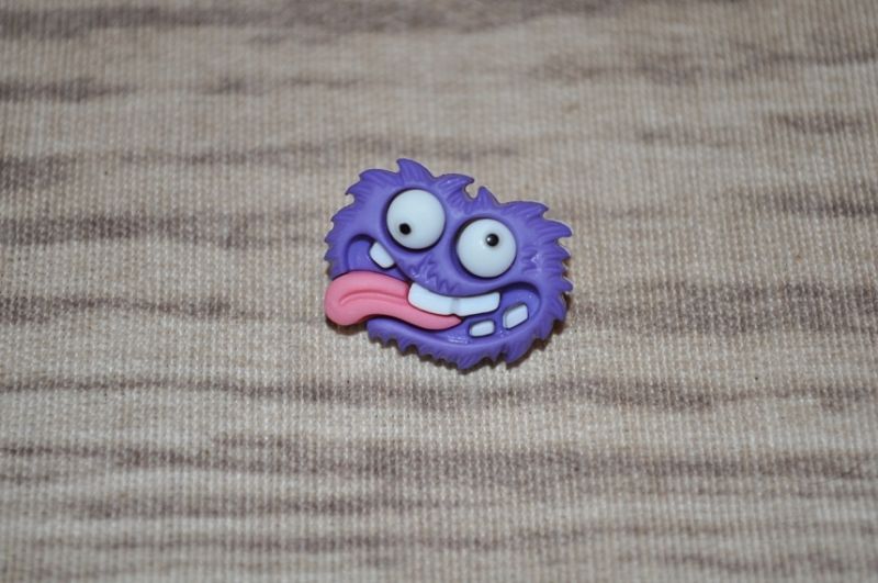 Knopf Monster lila